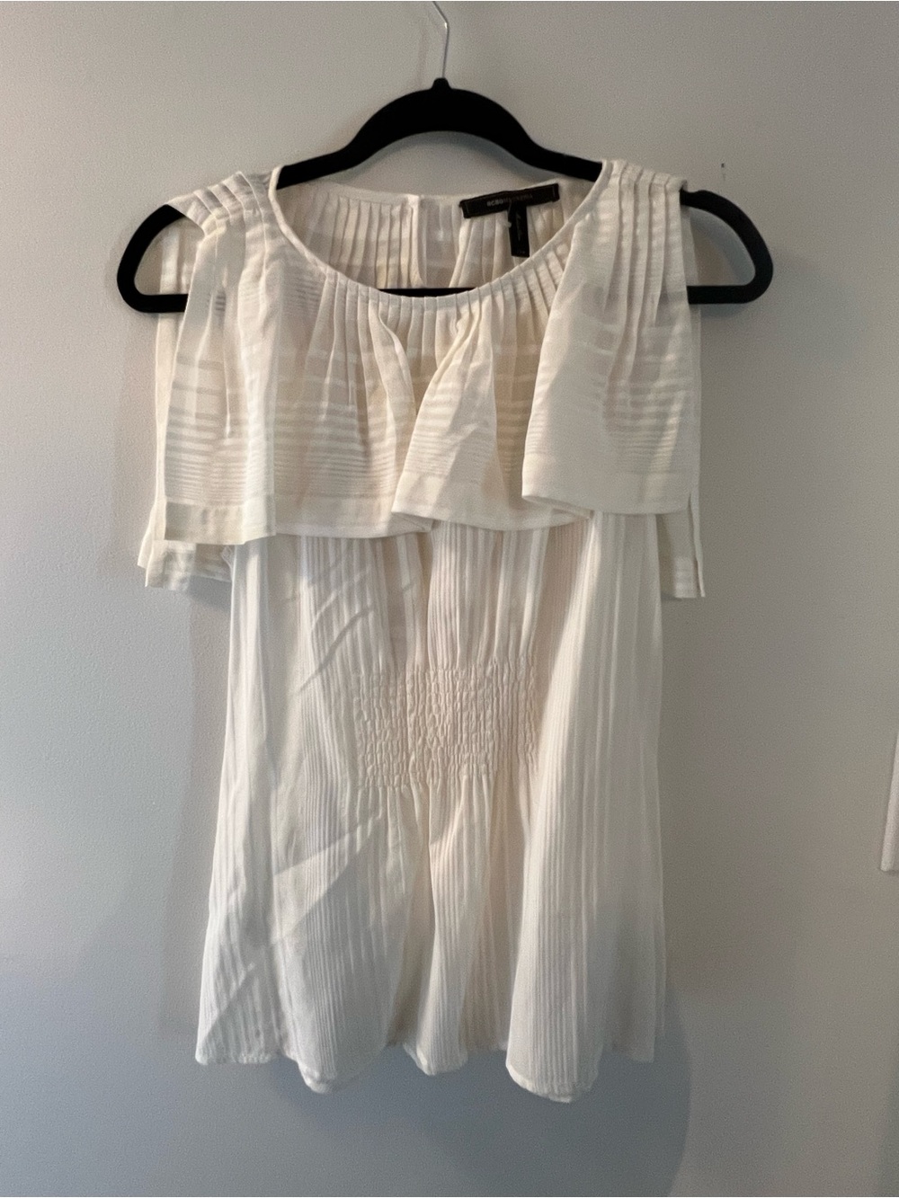 BCBGMaxAzria White Cold-Shoulder Ruffle Camisole